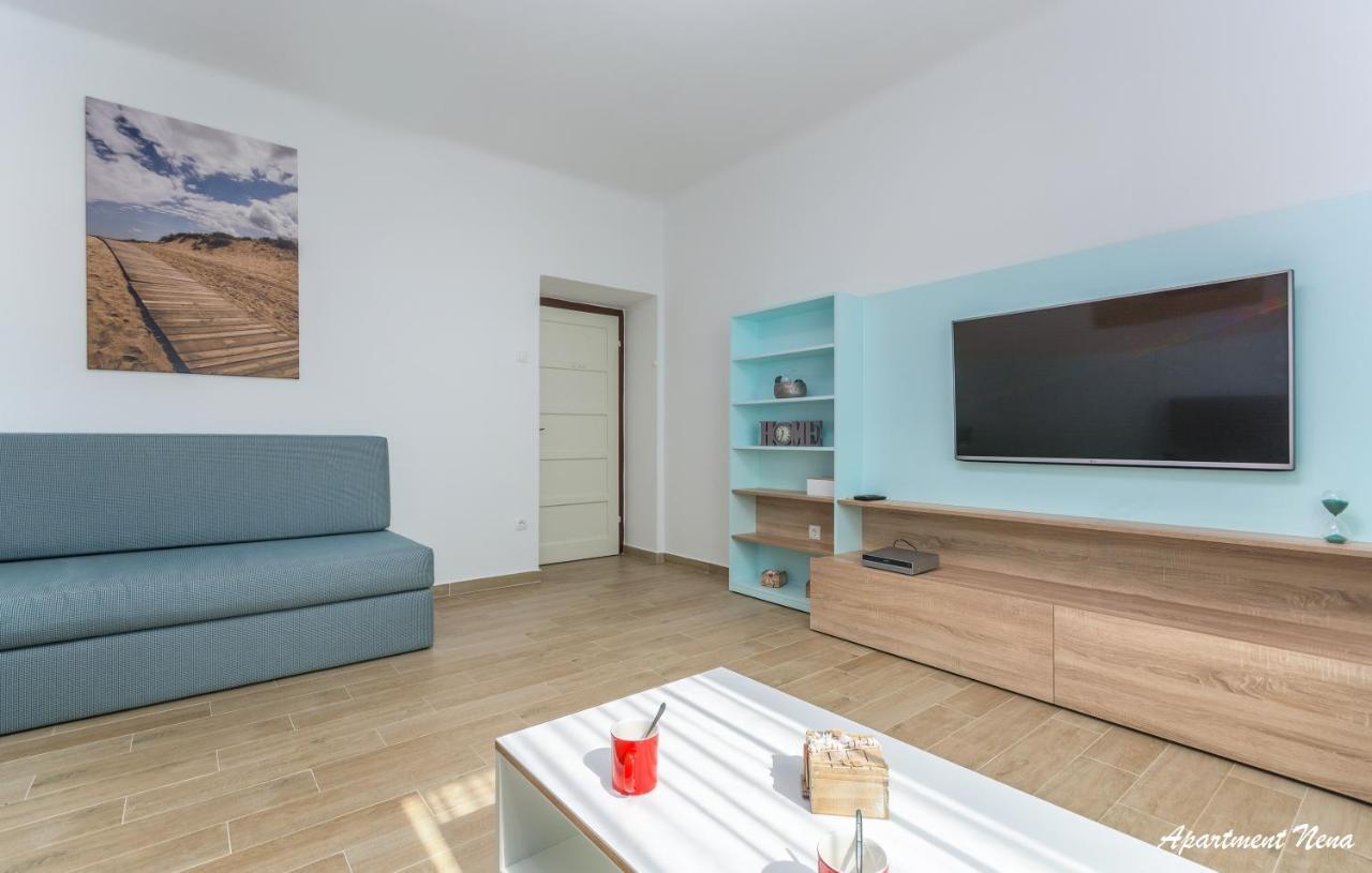 Apartmani Nena I Ilka Пула Екстериор снимка